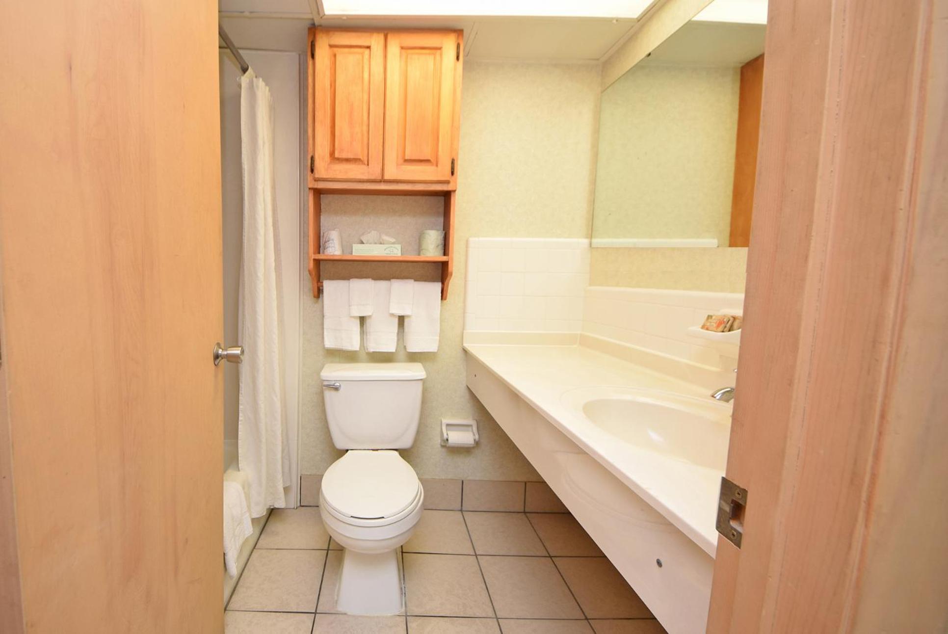 Holiday Sands North "On The Boardwalk" Myrtle Beach Room photo