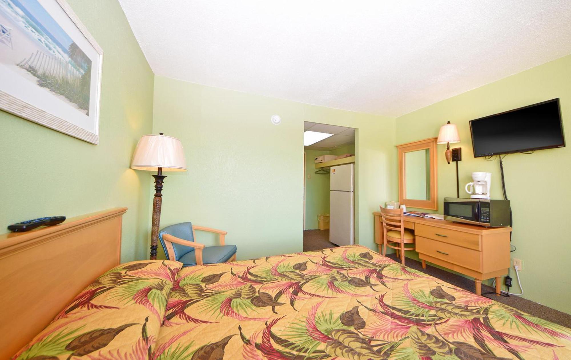 Holiday Sands North "On The Boardwalk" Myrtle Beach Room photo